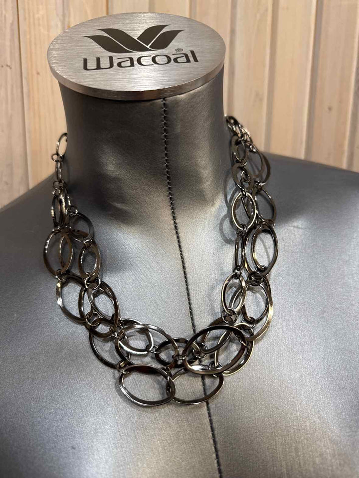 Jewelry - Daisy Fuentes Necklace