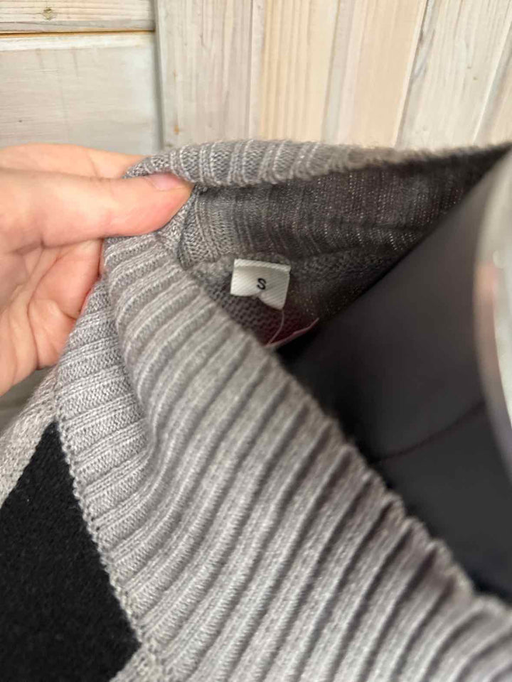 S - Sweater