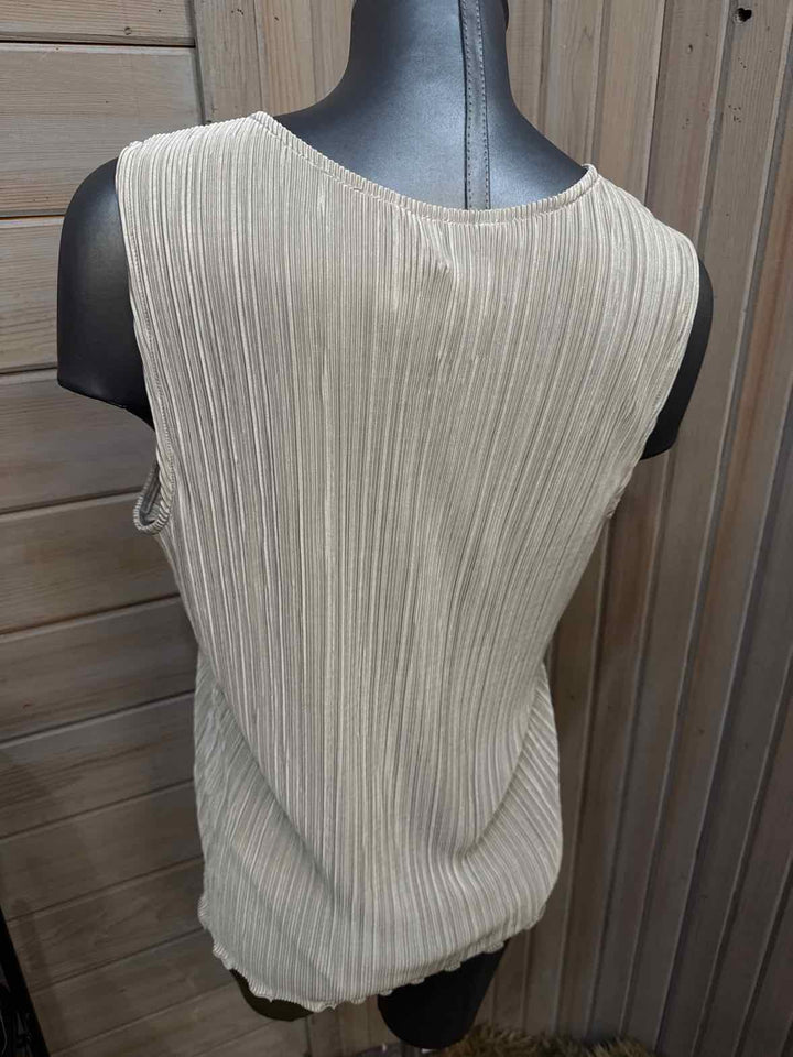 M - Banana Republic Tank