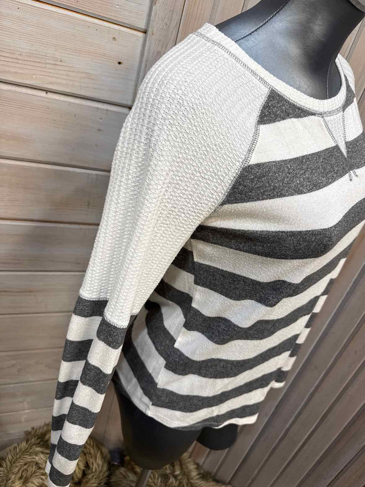 XS - Maurices Long Sleeve
