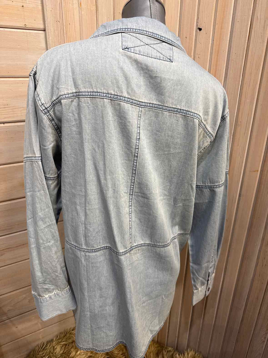 Size M Unbranded Tunic