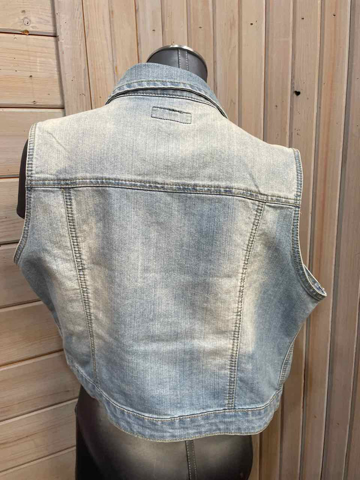 Earl Jean Vest