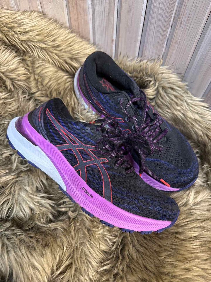 8 - Asics Sneakers