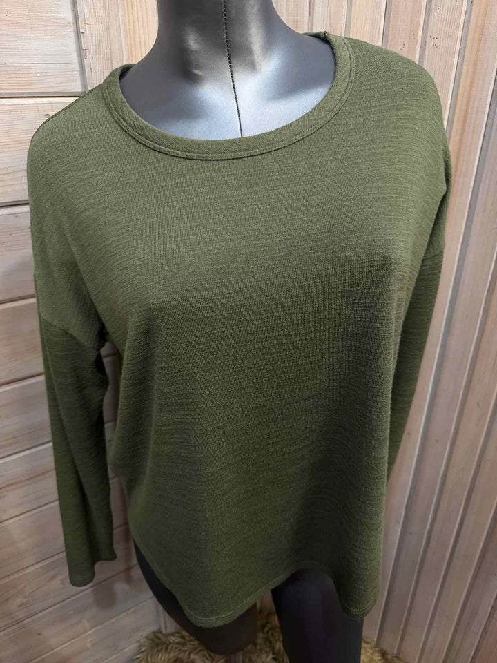 M - Time and Tru Long Sleeve