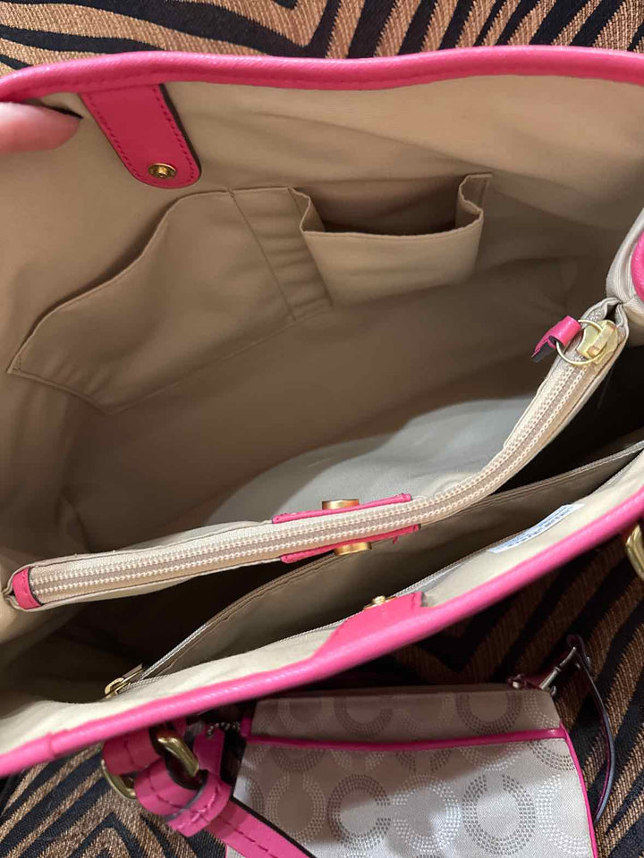 Purse - Coach Shoulder Bag with Coinpurse Clutch