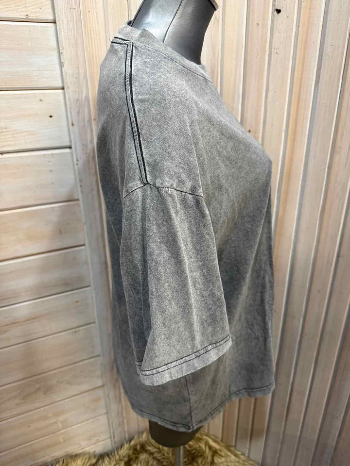M - Unknown T-Shirt