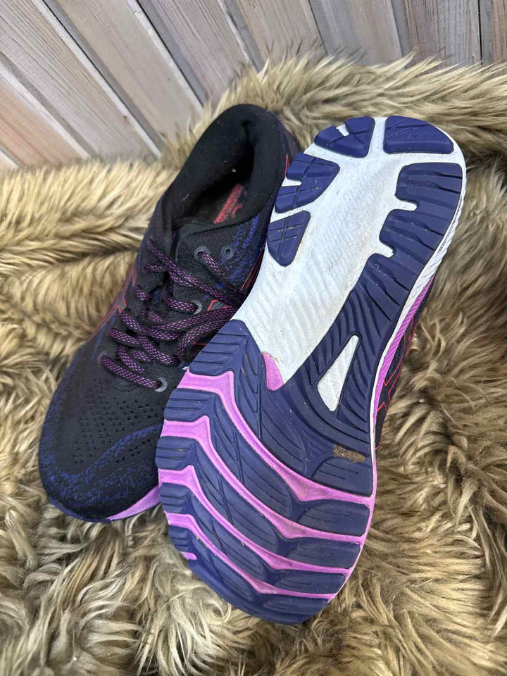8 - Asics Sneakers