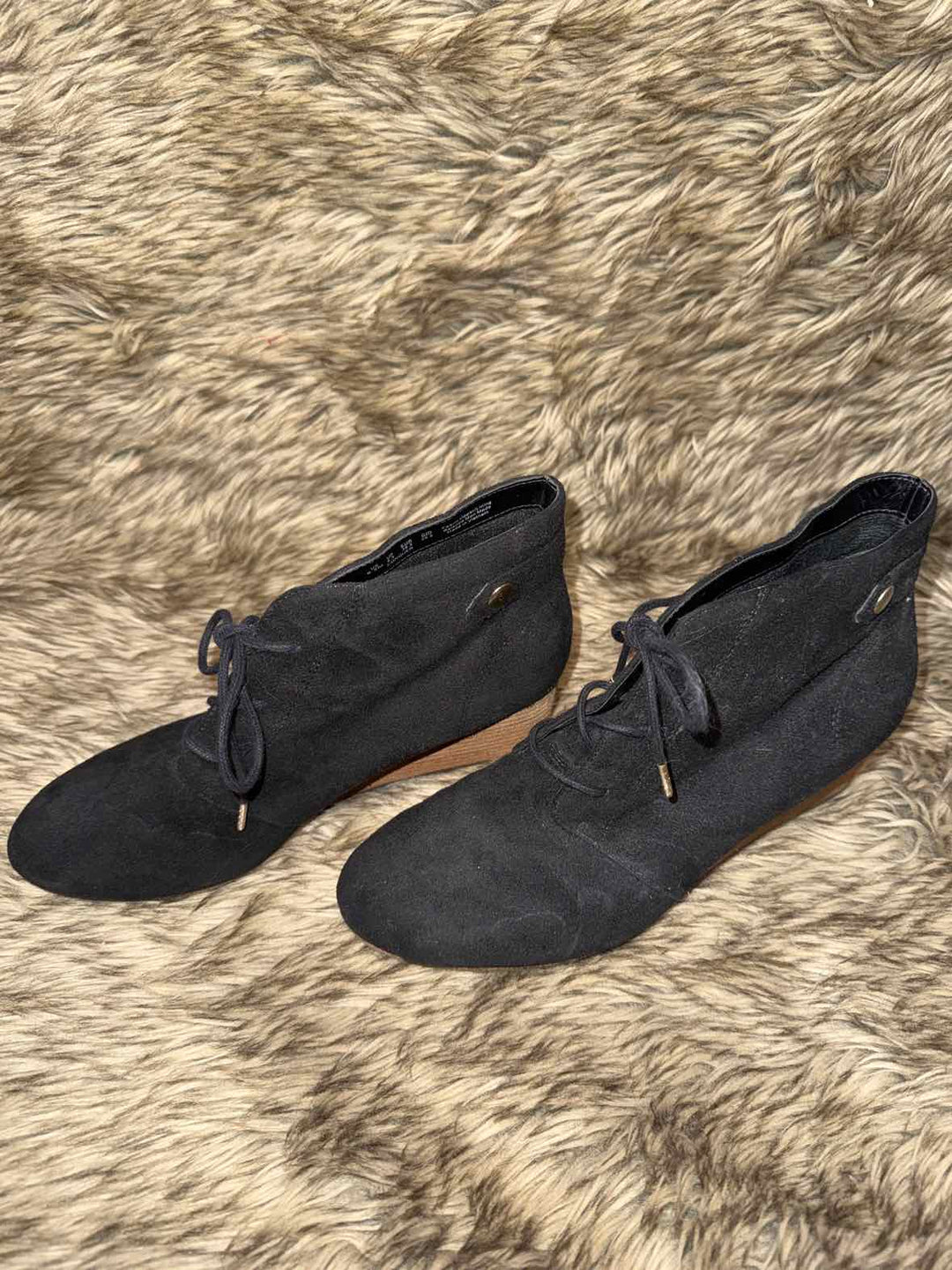 8.5 - Dr Scholls Wedge Bootie