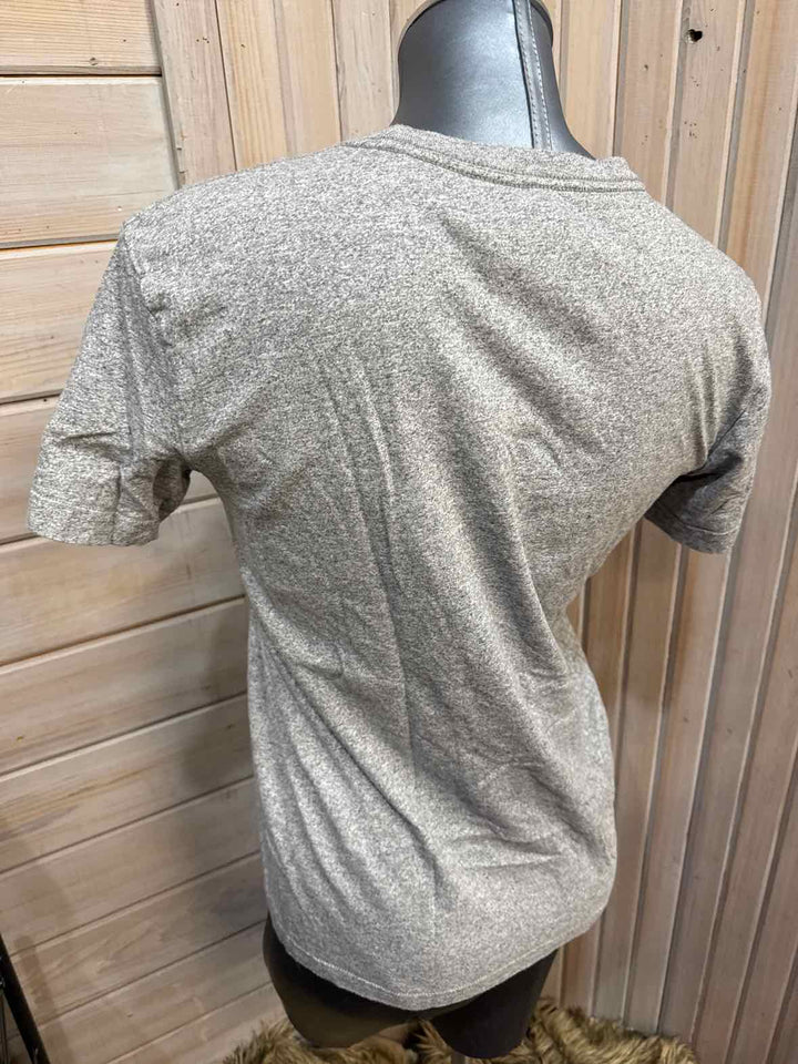 XS - American Eagle T-Shirt