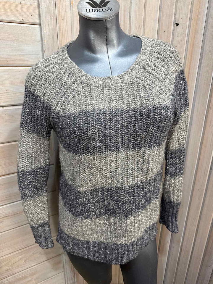 XS - American Eagle Sweater