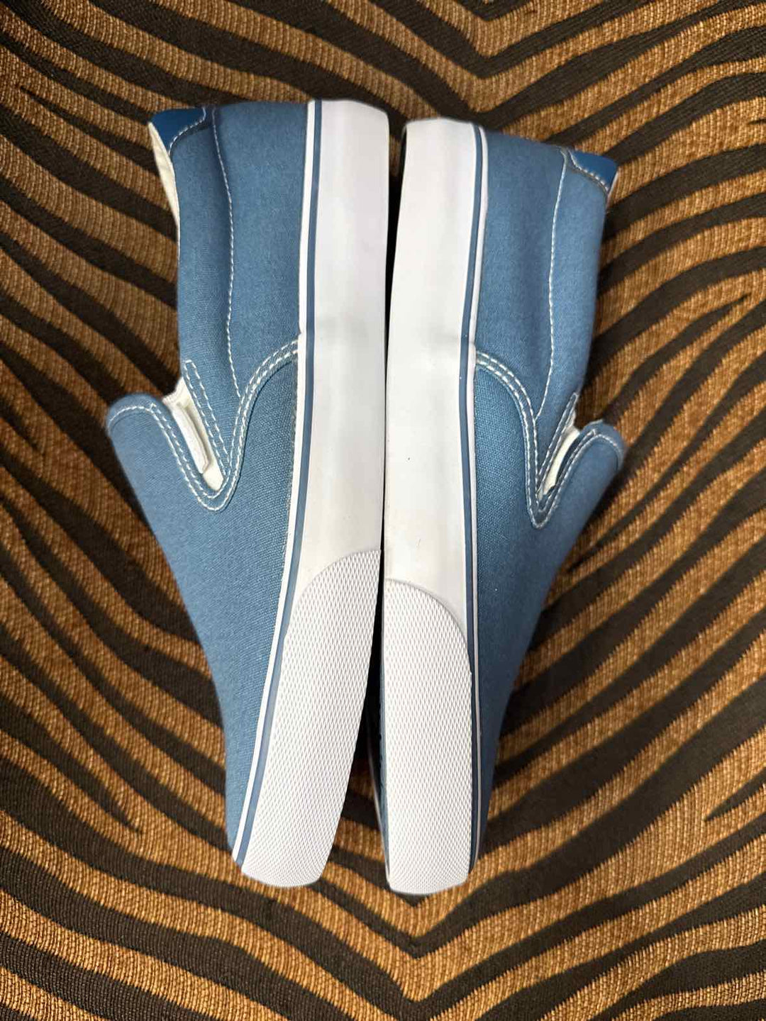 7.5 - Lugz Slip-on
