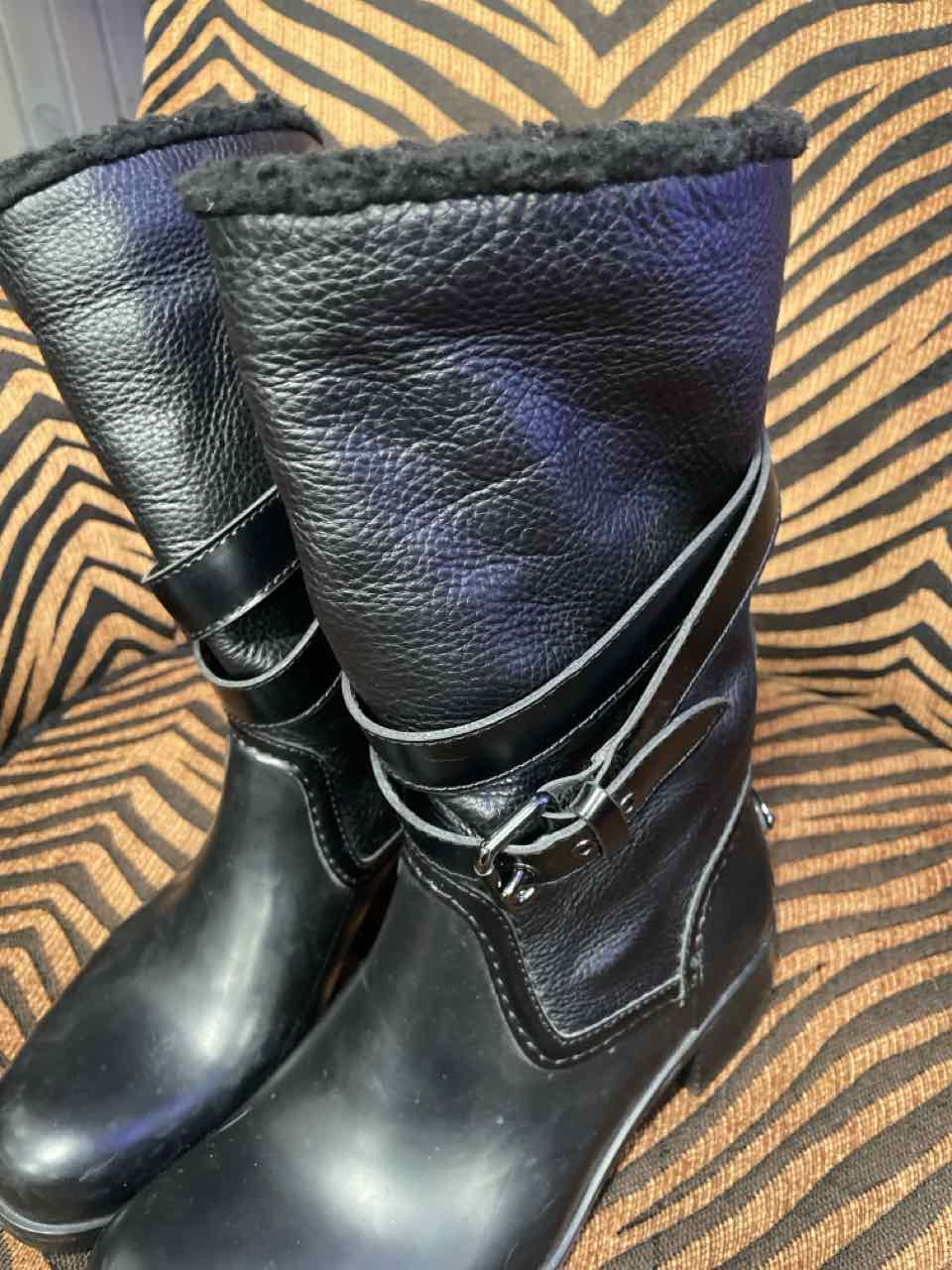 7B - Coach Boots