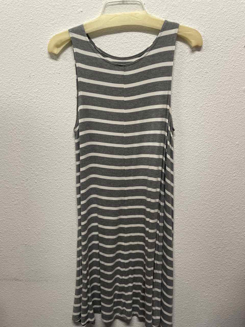 L - Old Navy Dress