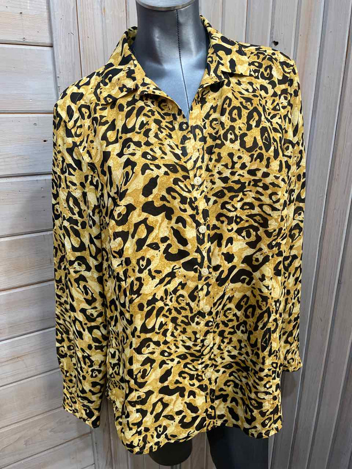 16W - Evan Picone Button Down