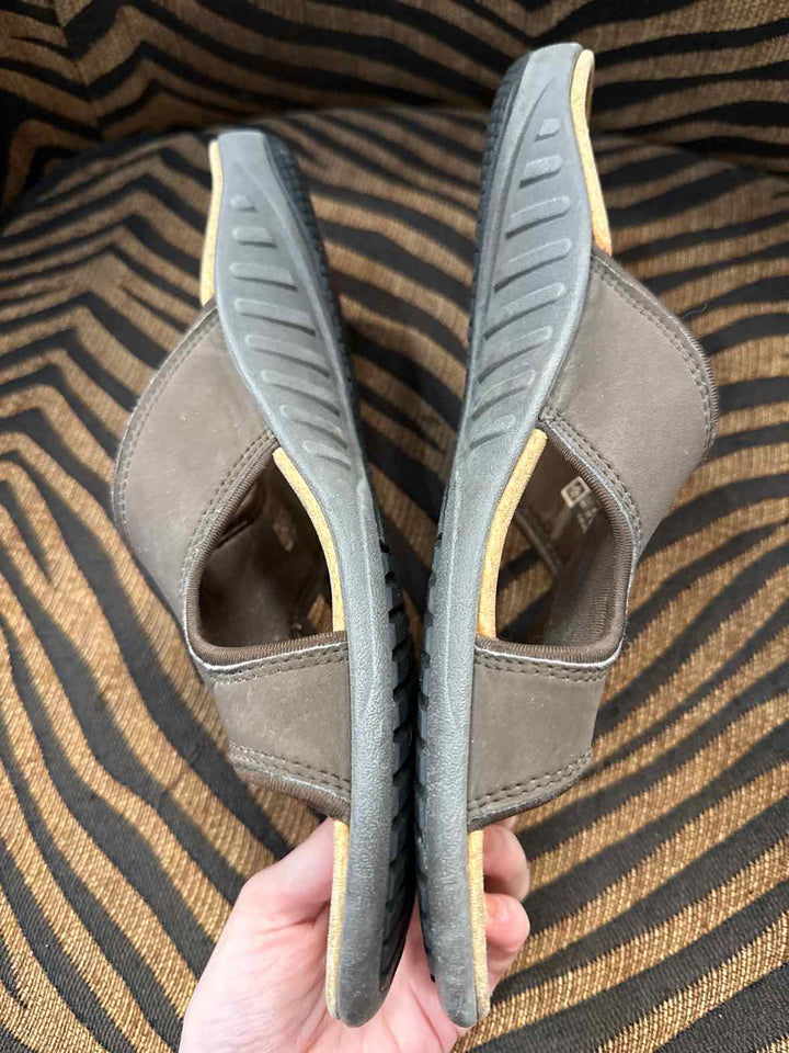 8.5 - Spenco Sandals