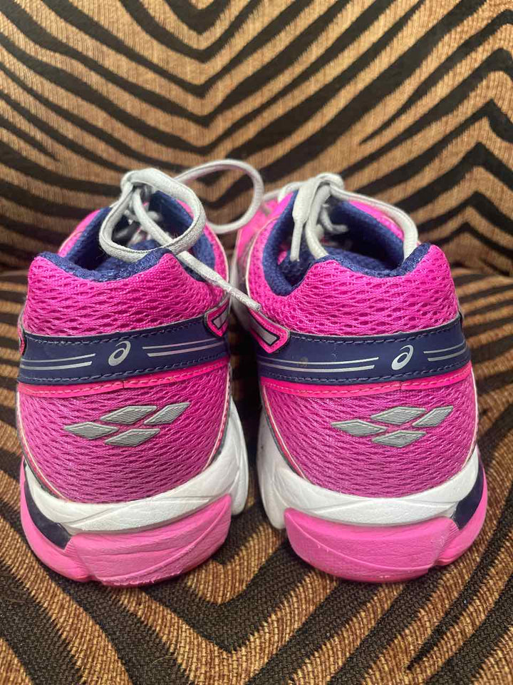 8 - Asics Sneakers