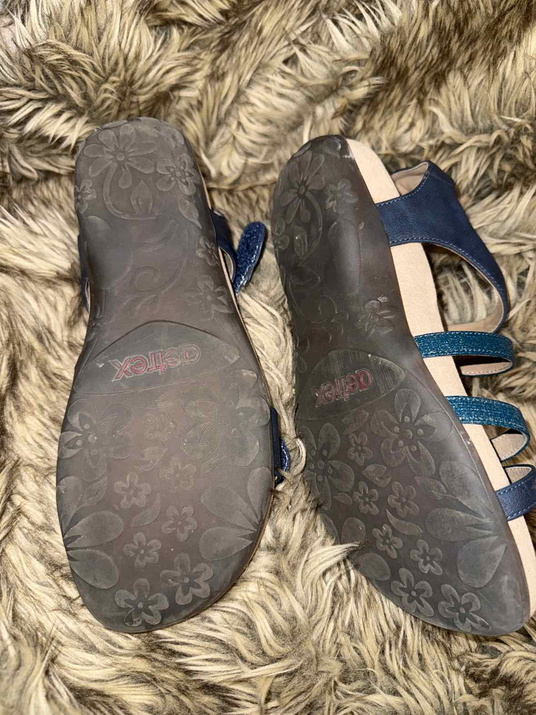 8.5 - Aetrex Sandals