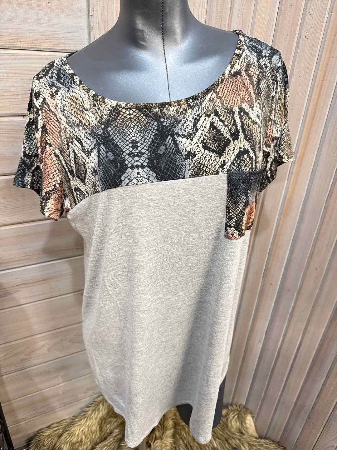 1X - Glitzy Girlz Women's Boutique T-Shirt
