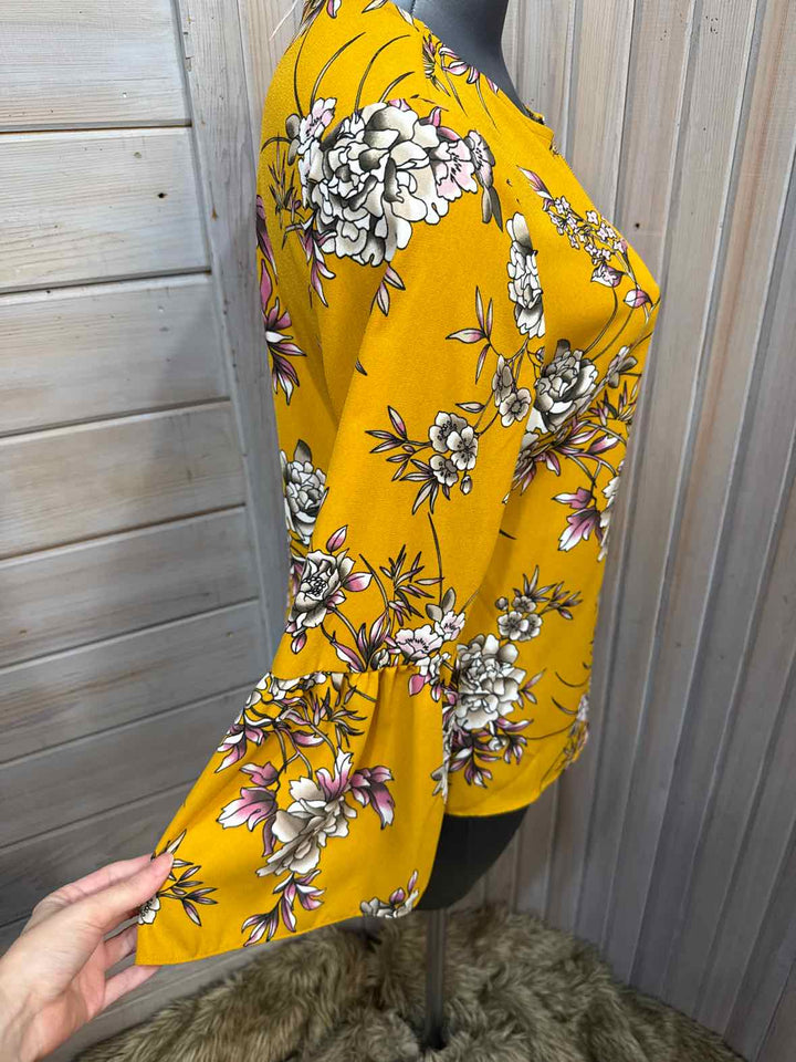 S - Apt. 9 Bell Sleeve