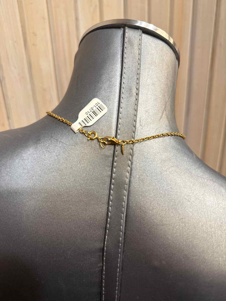 Jewelry - NWT Necklace