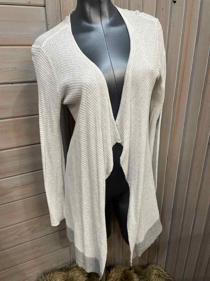 L - Daisy Fuentes Cardigan