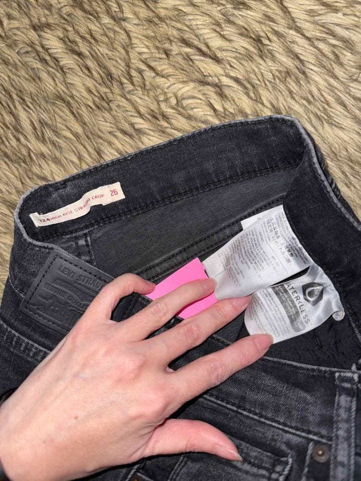26 - Levi's Jeans