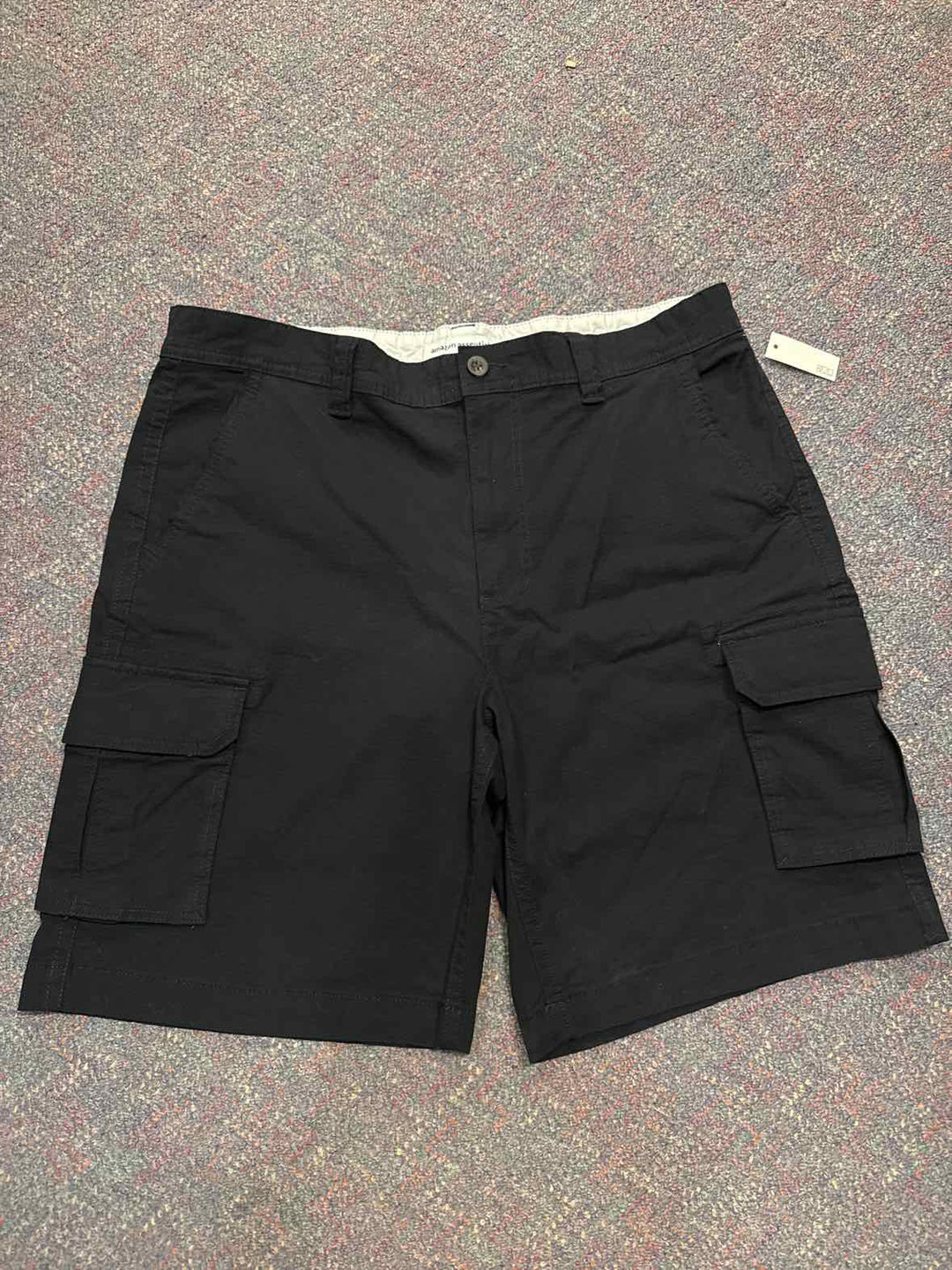 38 - Amazon Essentials Shorts