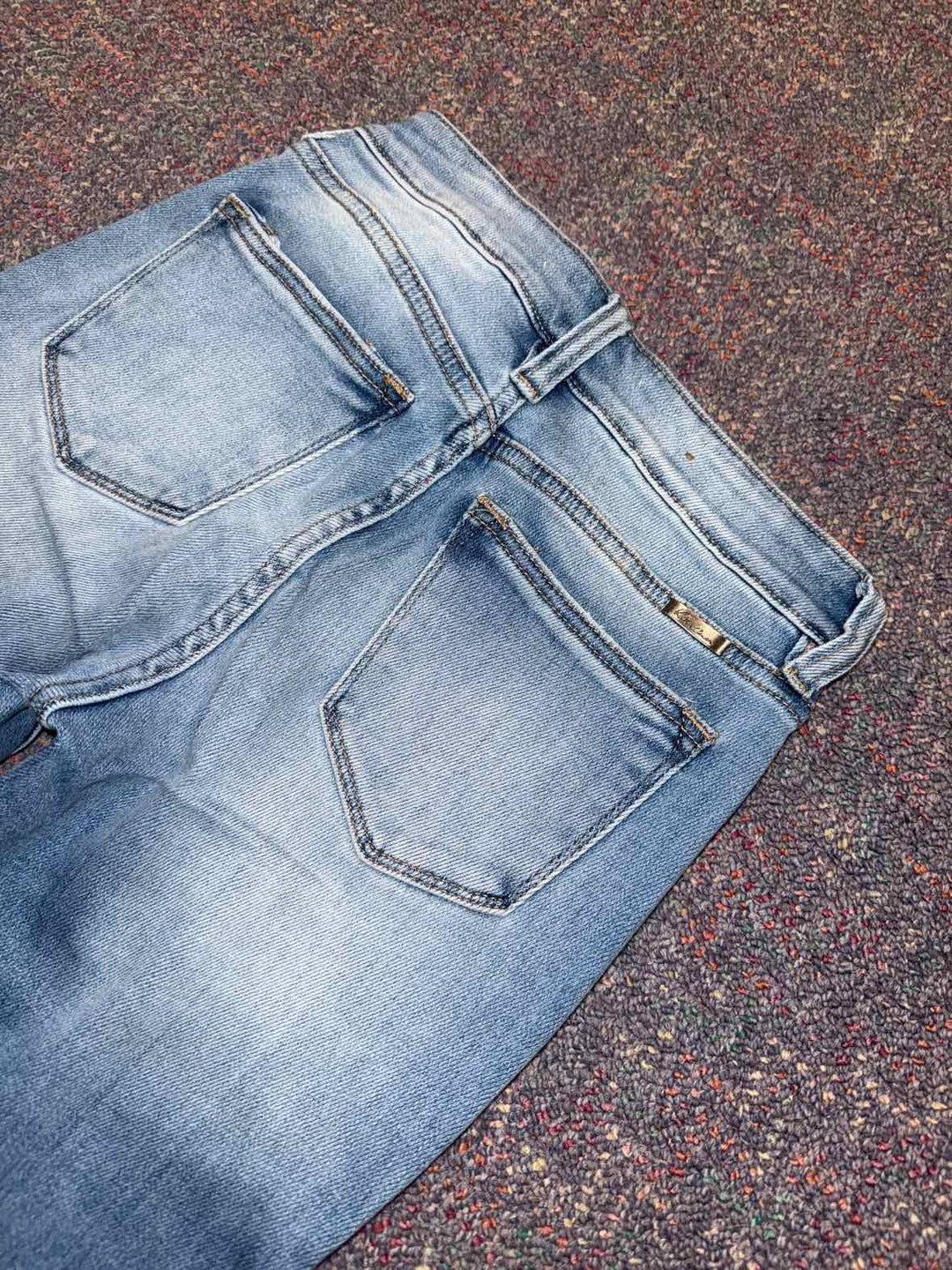 25 - Kancan Jeans