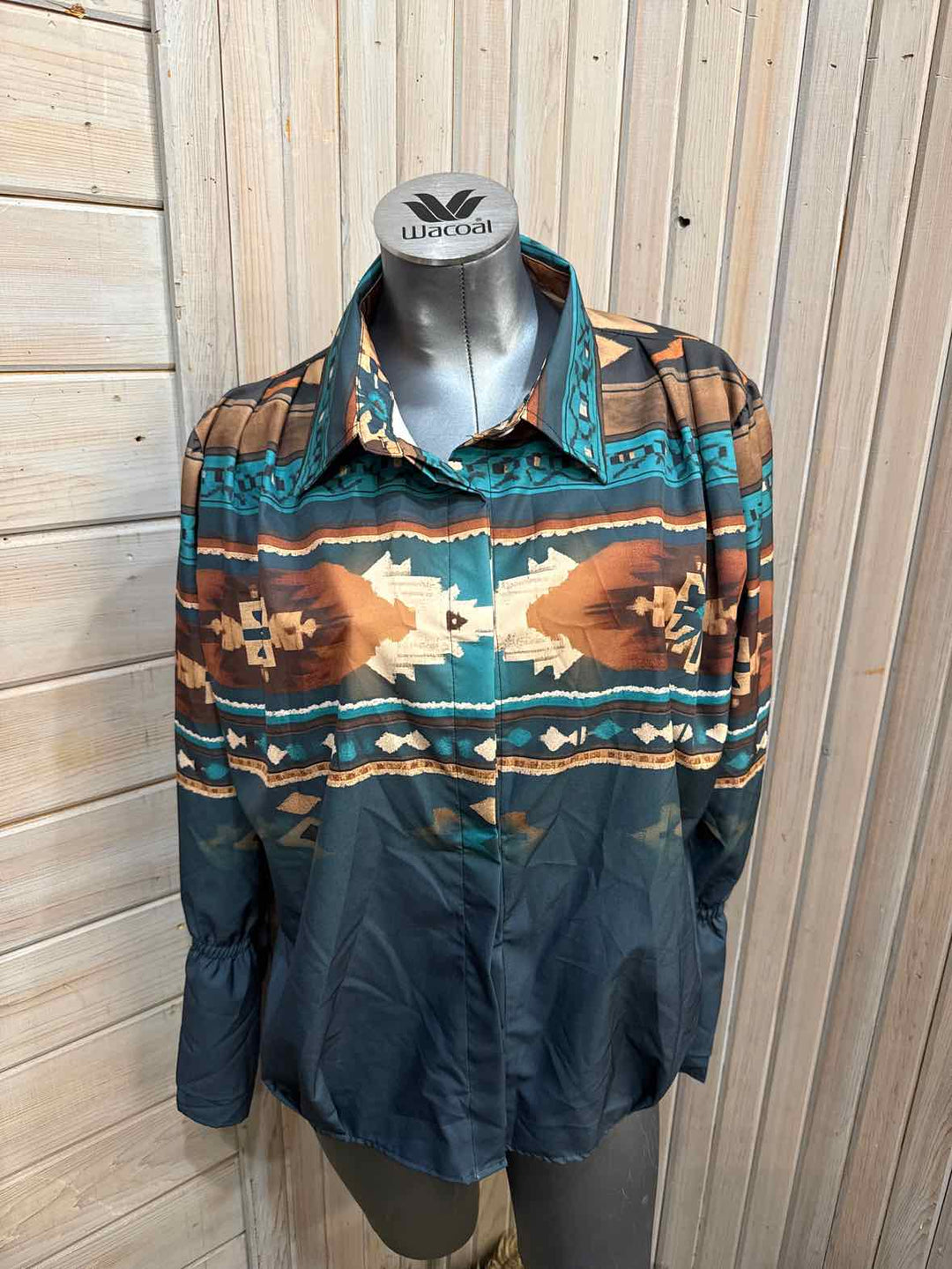 L - Unbranded Button Down