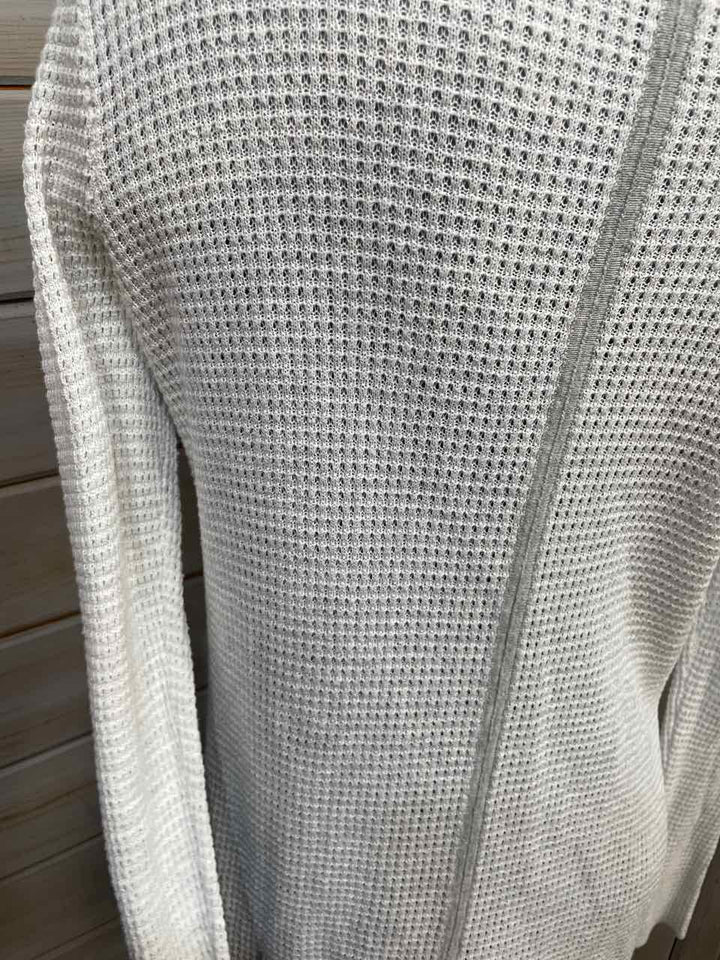 L - Daisy Fuentes Cardigan