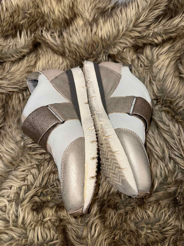 7.5 - OTBT Athletic Shoes