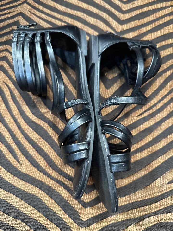7 - So Sandals