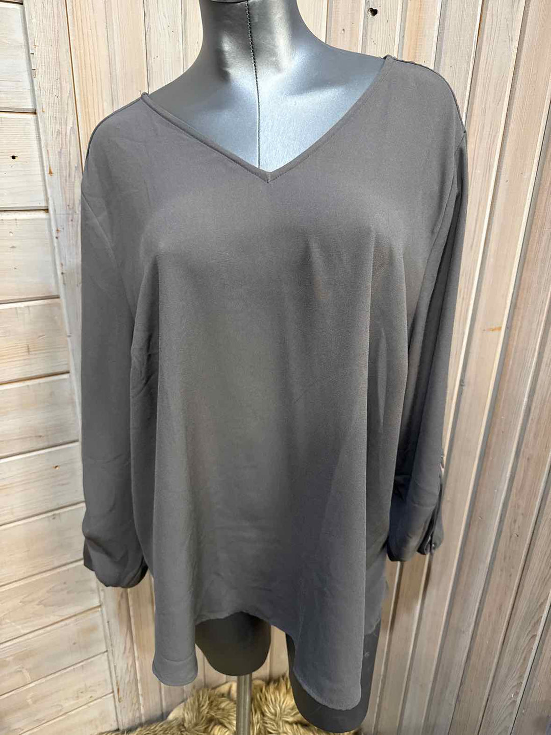 2 - Maurices 3/4 Sleeve