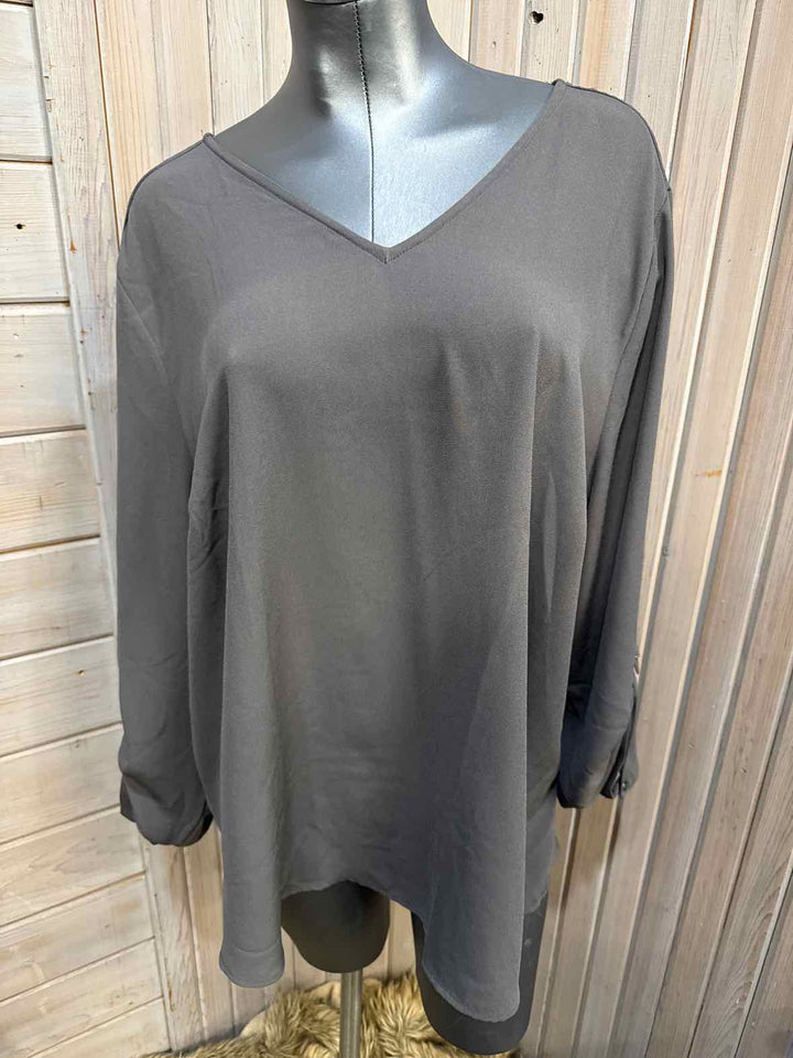2 - Maurices 3/4 Sleeve
