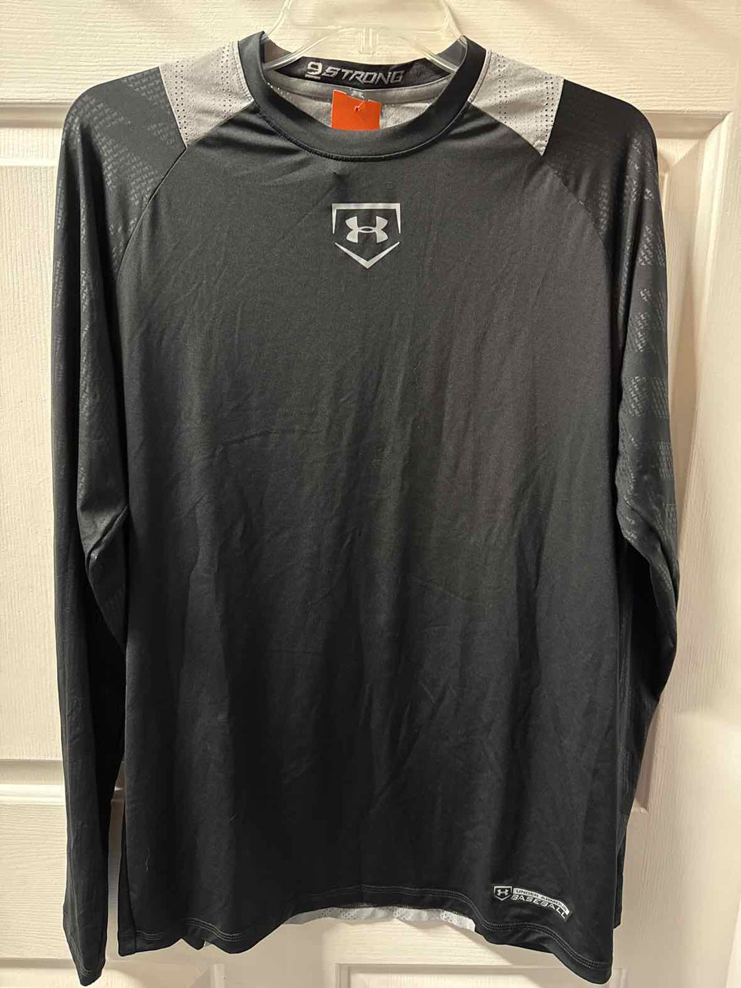 M - Under Armour Long Sleeve