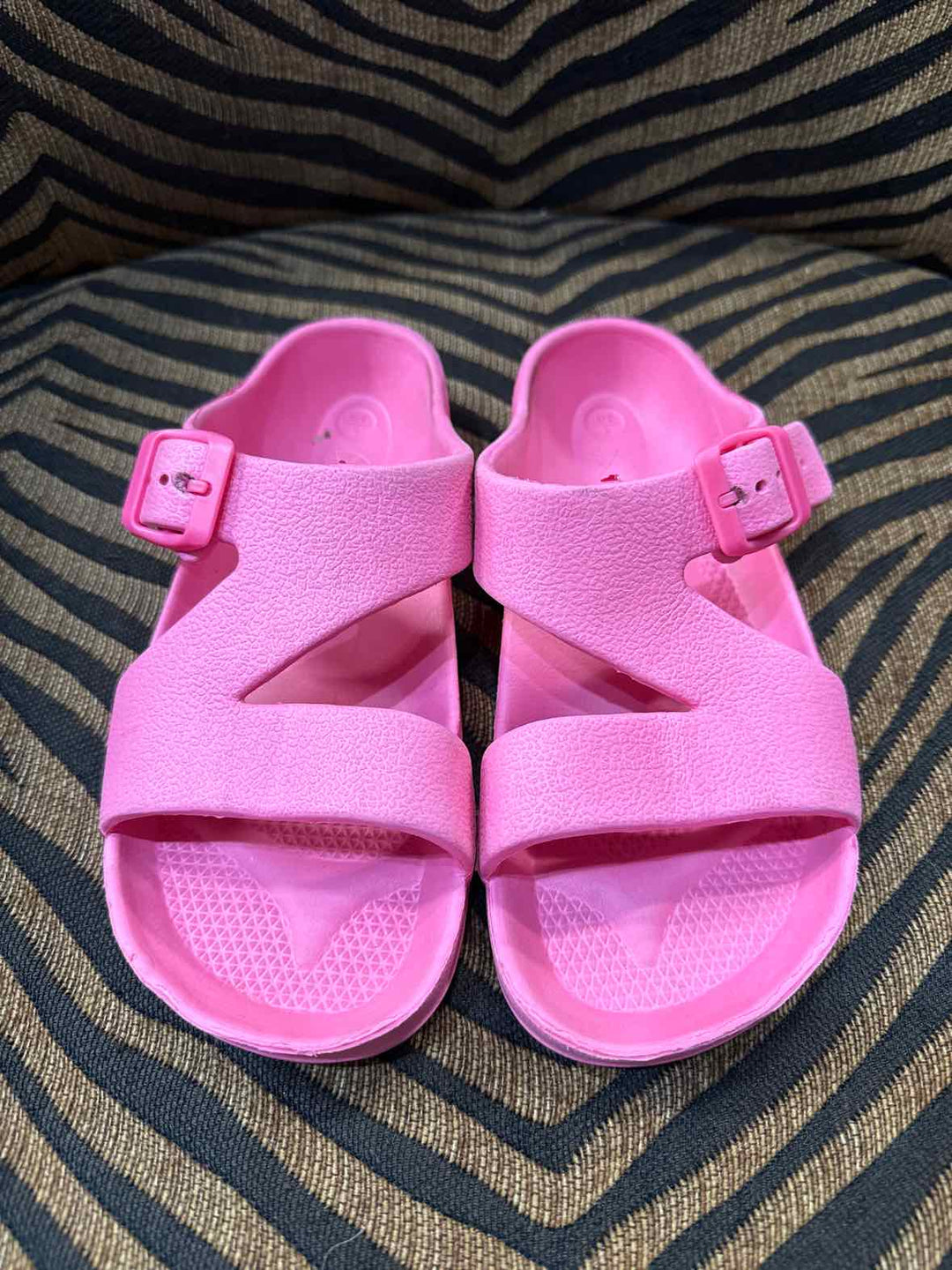 L - Cat & Jack Sandals