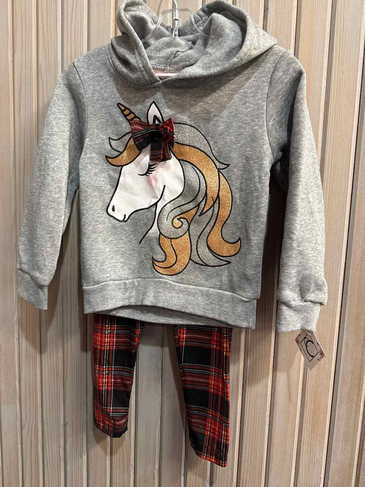 4 - Girls Love Pink Outfit