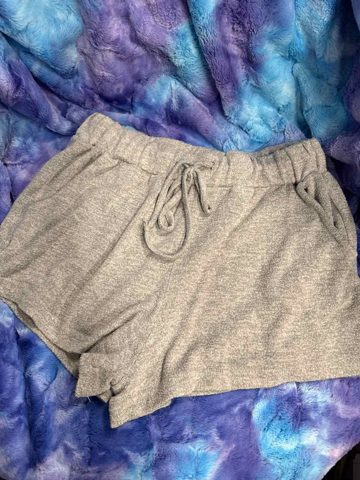 L - True Shorts