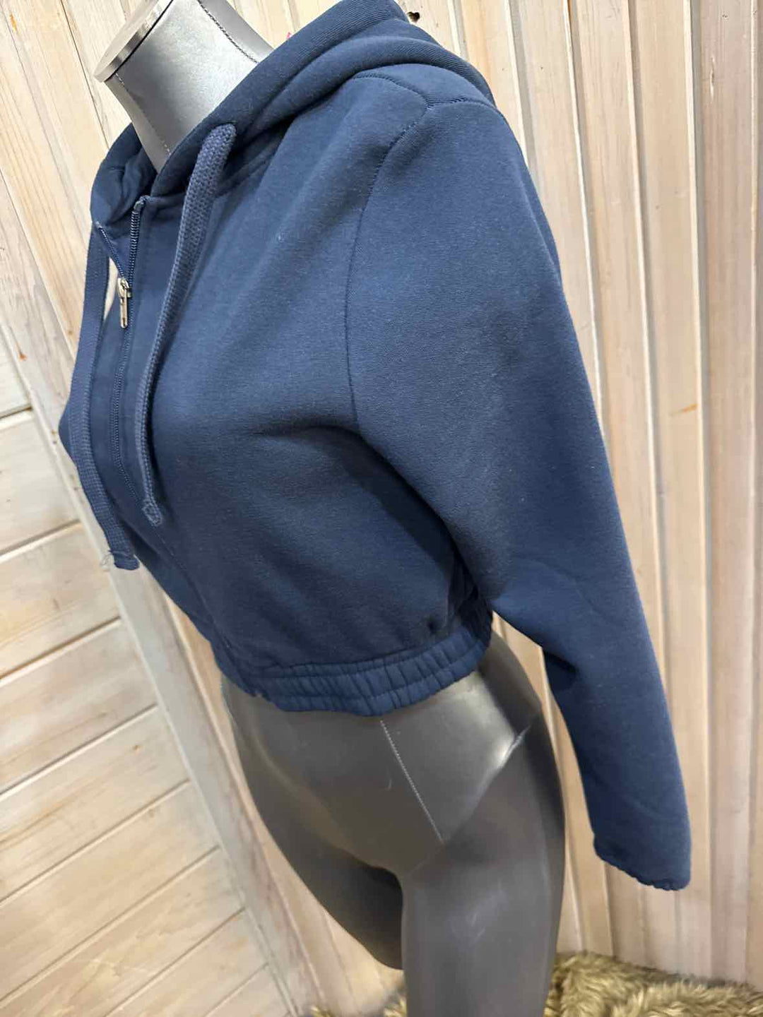 S - Cropped Hoodie