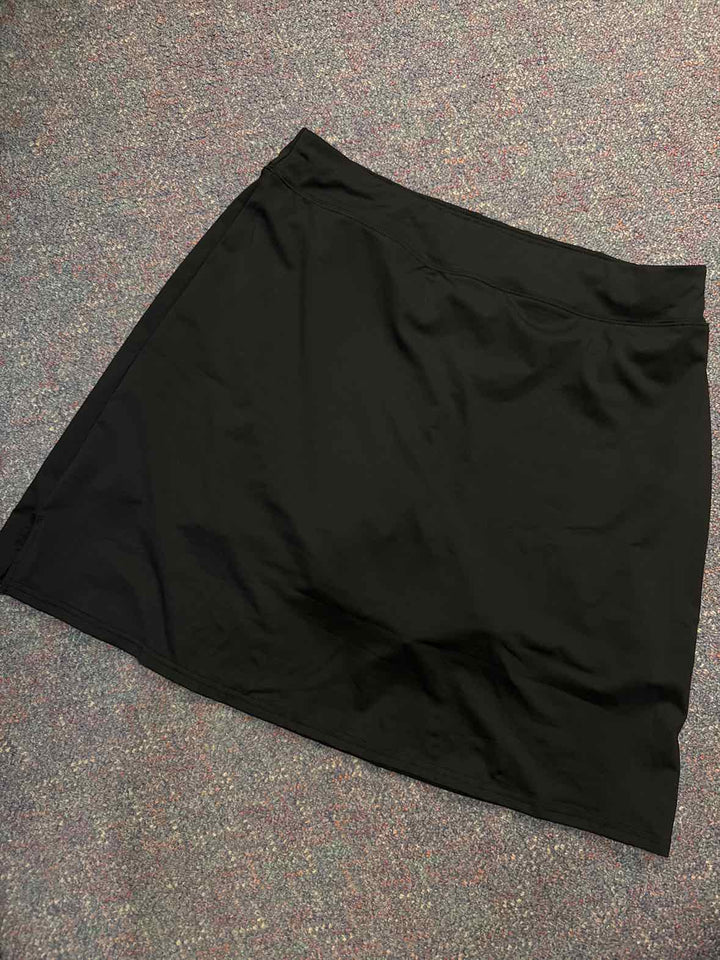 XL - Coo Run Skort