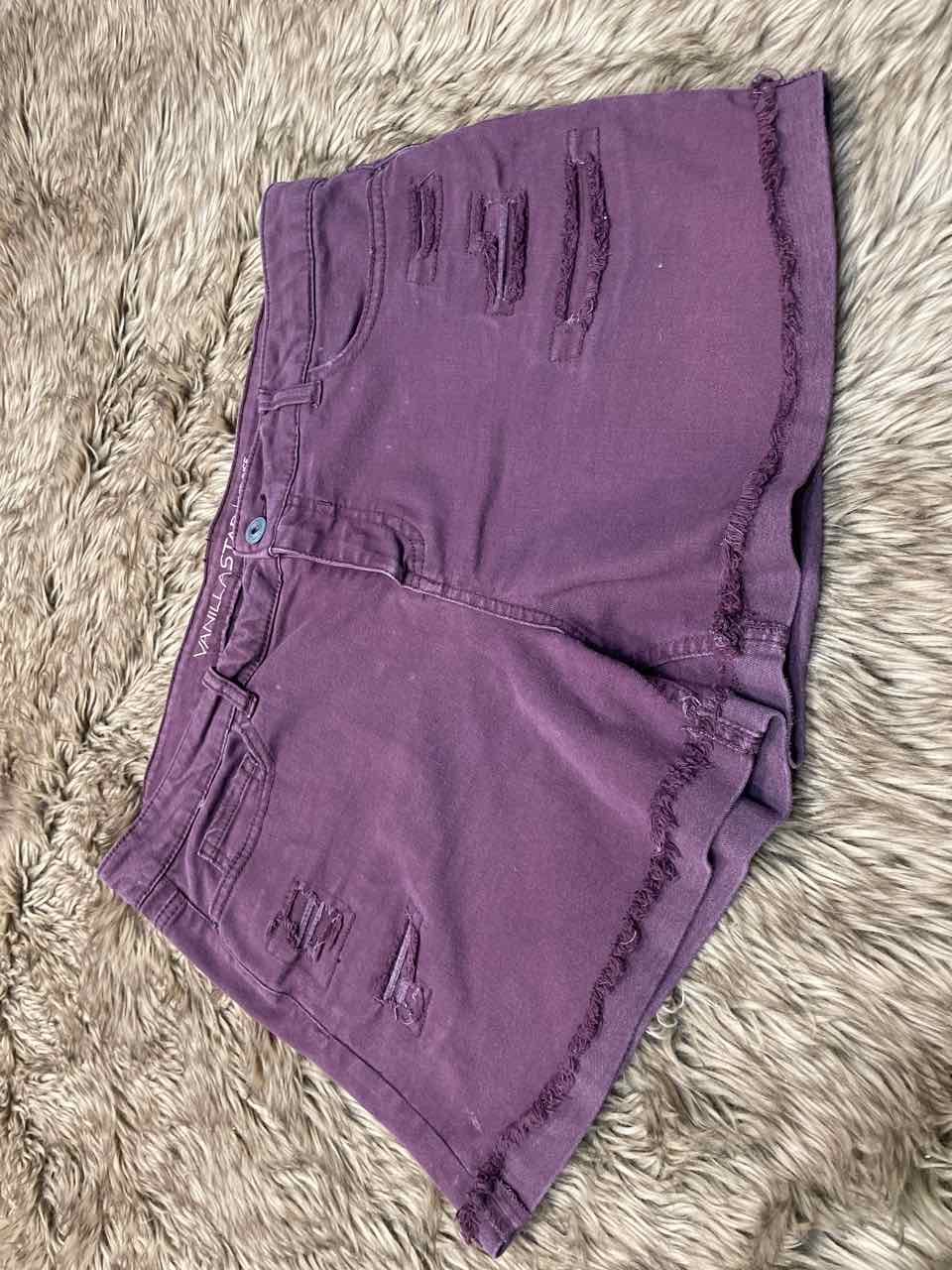 17 - Vanilla Star Shorts