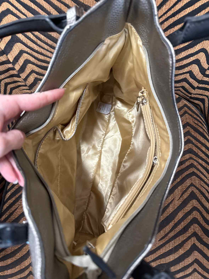 Purse - Marc Chantal Shoulder Bag