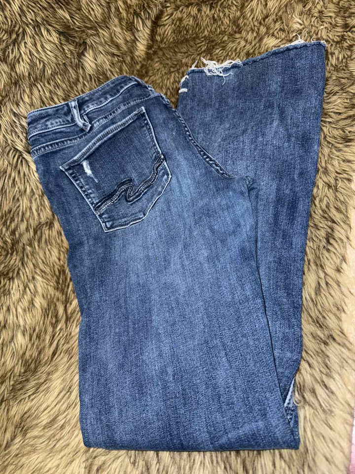 34 - Silver Jeans