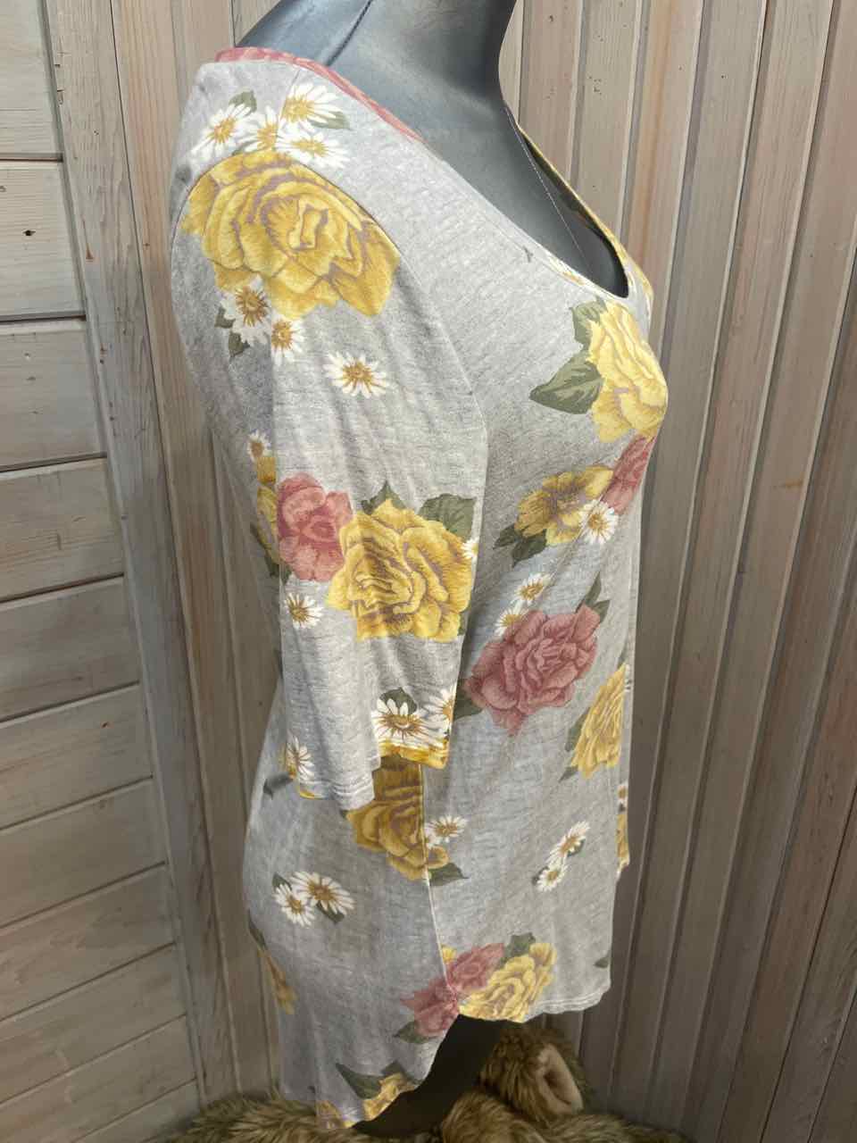 M - Maurices T-Shirt