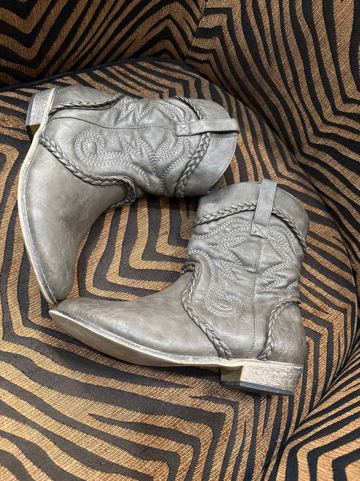 8 - Journee Collection Boots