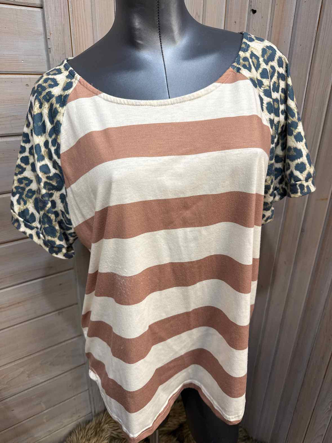 L - Unbranded T-Shirt