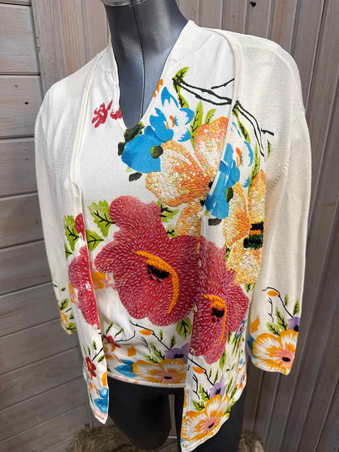 Size M Finity Studio Cardigan & Tank