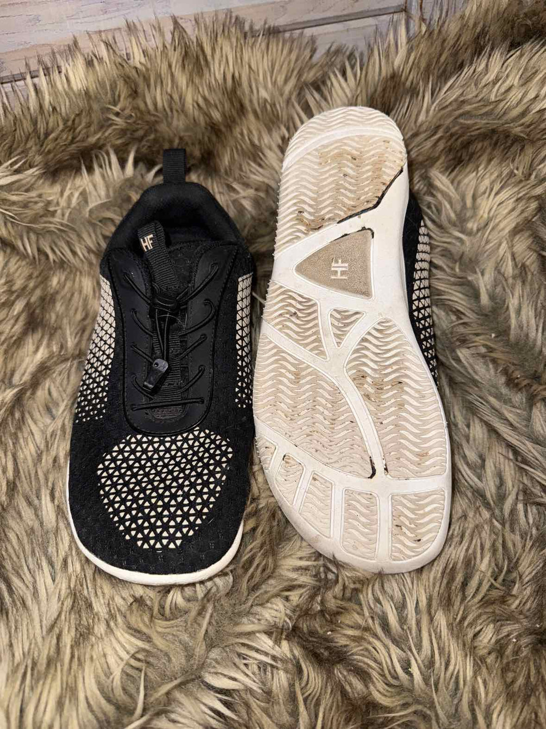 9/9.5 - HIKE Footwear Athletic
