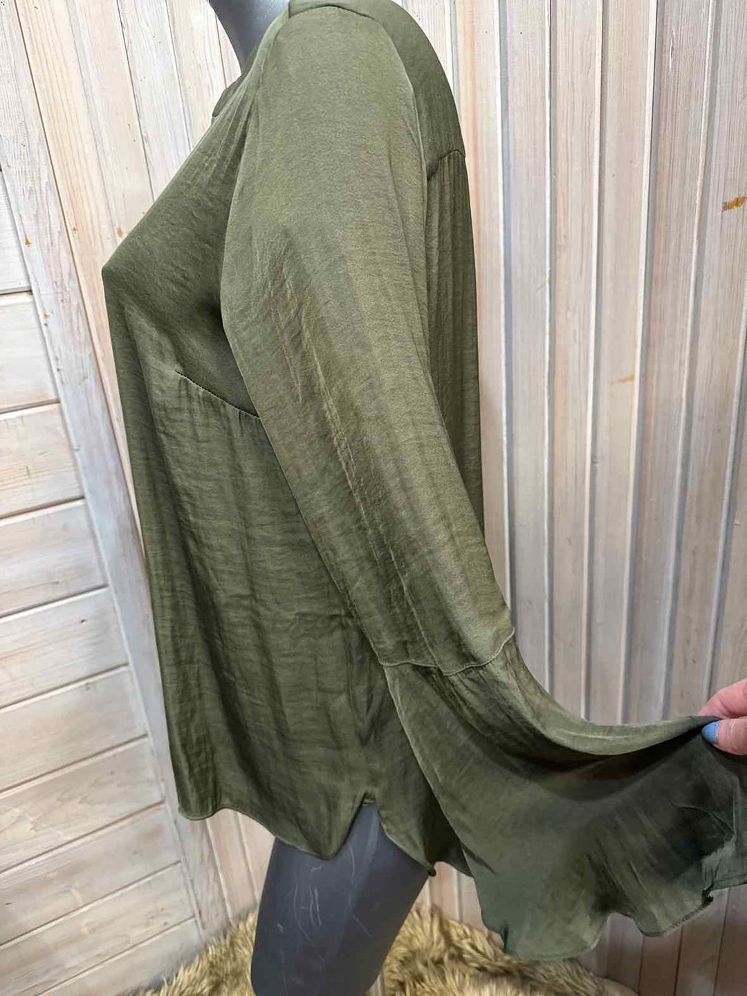 L - Simply Vera Blouse
