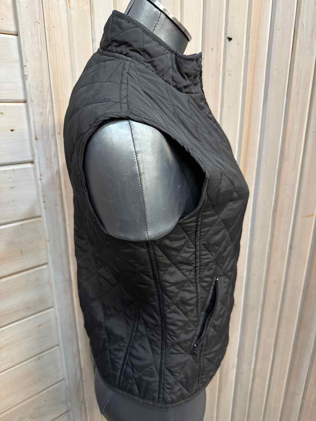 M - Realtivity Vest